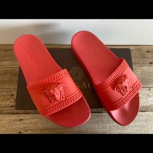♥️BNIB♥️VERSACE SANDALS/SLIDES♥️